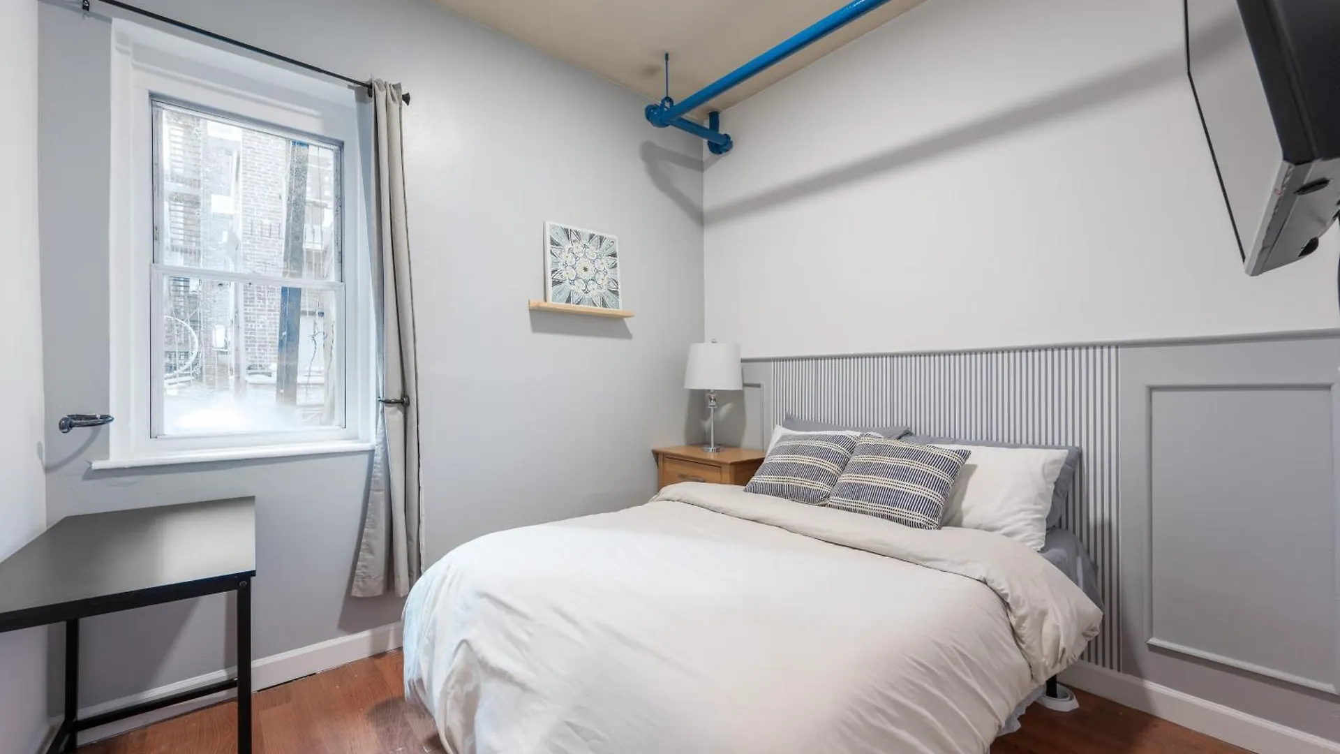 4 Bedroom 1 Bathroom Hudson Yard location